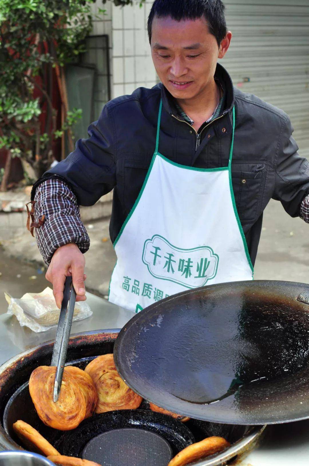 台湾手抓饼，为什么能打败我们饼的煎饼、火烧、葱油饼煎饼