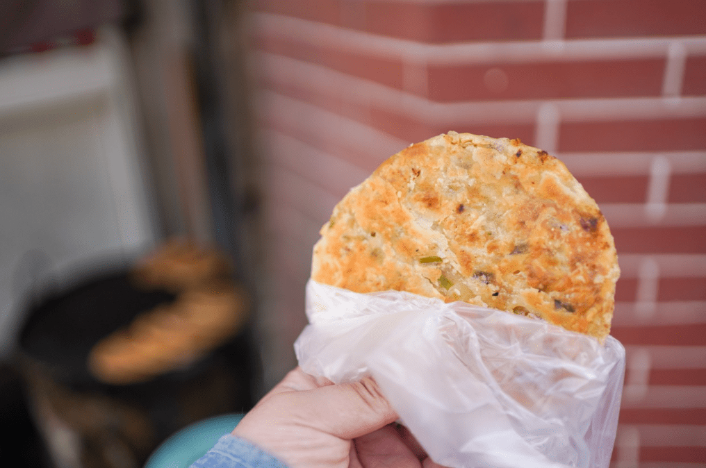 台湾手抓饼，为什么能打败我们饼的煎饼、火烧、葱油饼煎饼