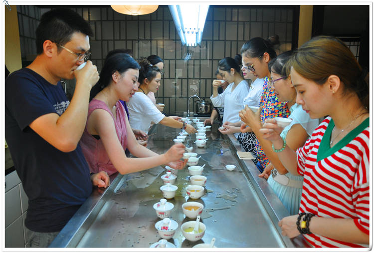 学茶艺去哪里学？