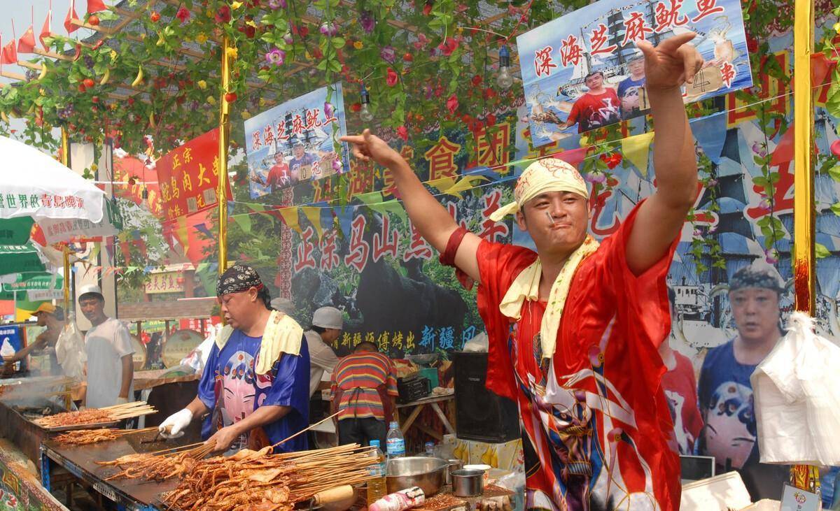 广西人有多爱嗦粉？一碗南宁老友粉，酸辣爽口开胃解腻