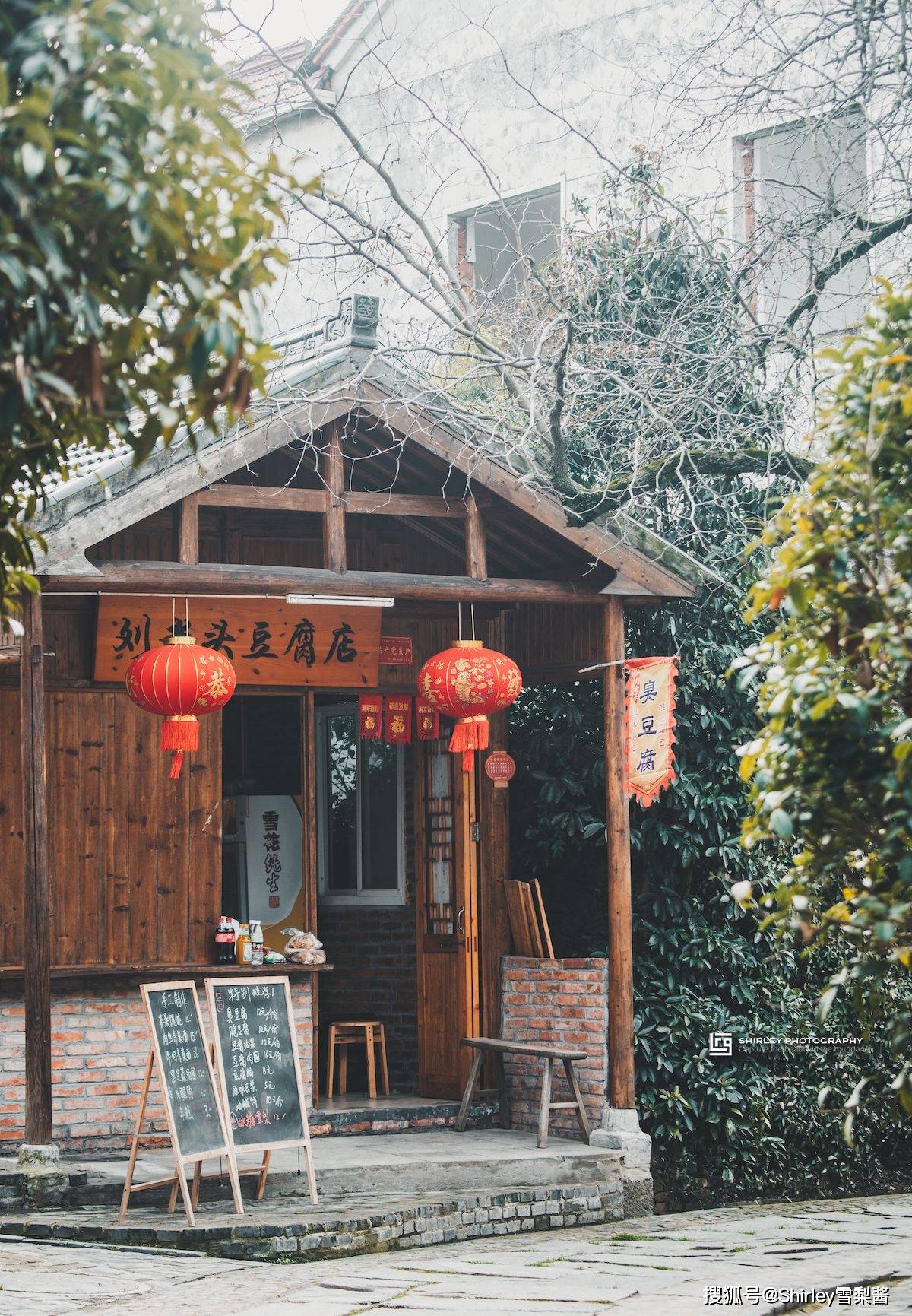 不愧是江苏五星级乡村旅游区！这座800年古村，景美人少美食多